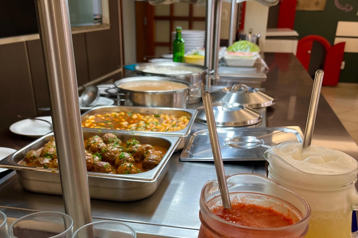 Prato com ingredientes locais